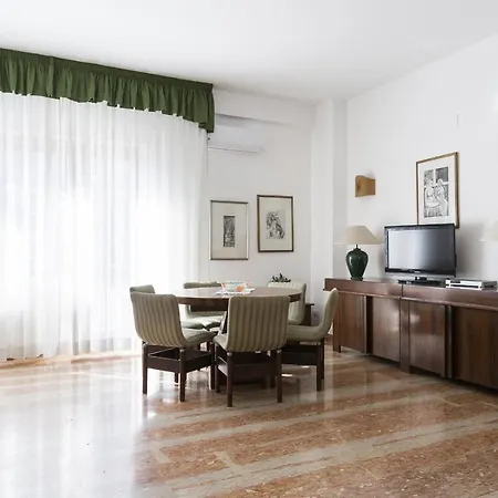 Classic Apartment Sistine Chapel Διαμέρισμα *